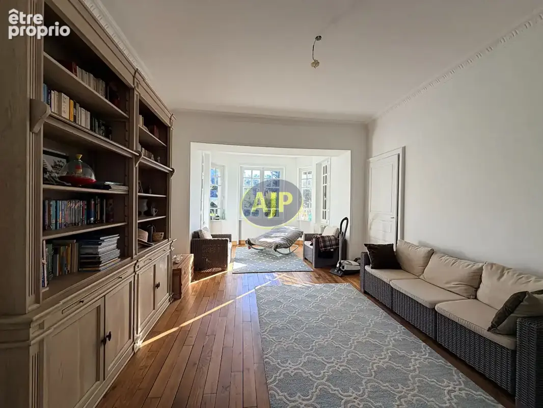 VÉRITABLE COUP DE COEUR  ; LE CHARME ET L'ÉLÉGANCE DU XIX SIÈCLE  Laissez-vous séduire par cette charmante maison d'environ 150  - photo 2