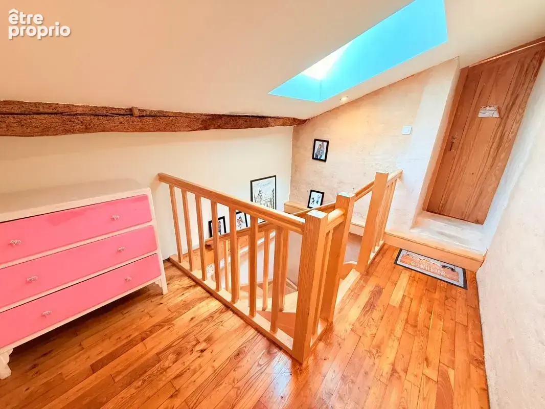Maison spacieuse à vendre à Genouillé - photo 11