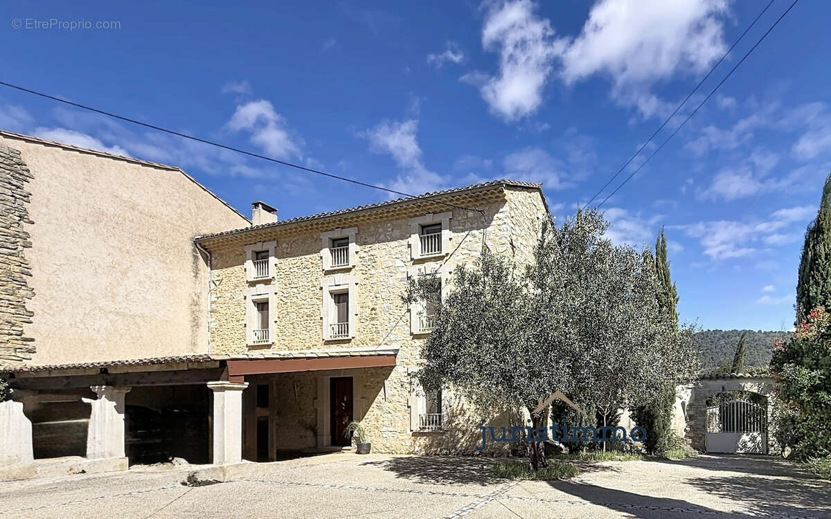 Maison à VAISON-LA-ROMAINE