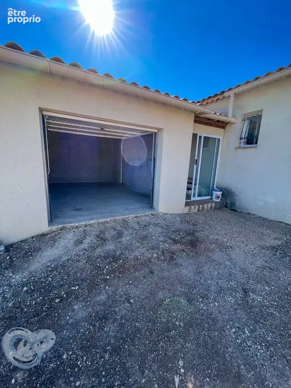 EXCLUSIVITE - Maison de plain-pied de 80 m² habitables avec jardin et garage attenant - photo 3