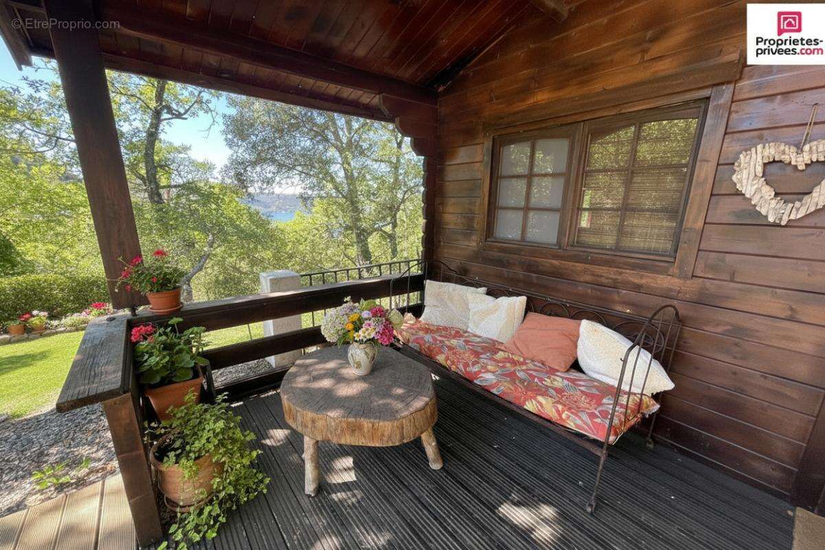 Maison à ESPARRON-DE-VERDON