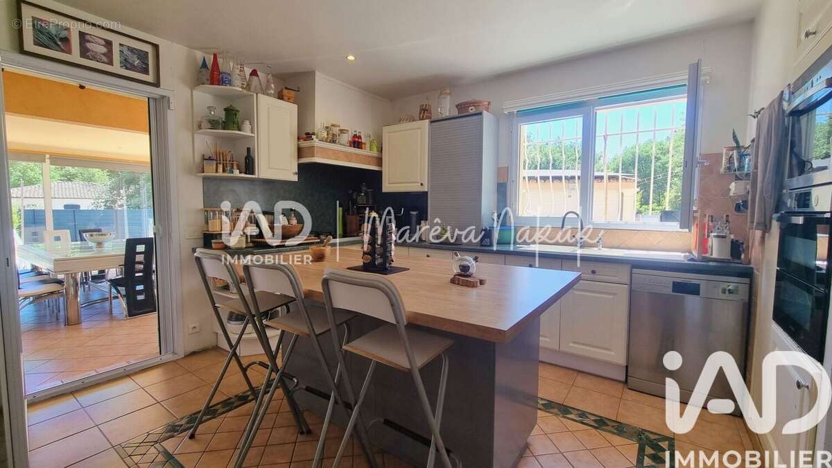 Maison 240 m² à Trans-En-Provence  - photo 8