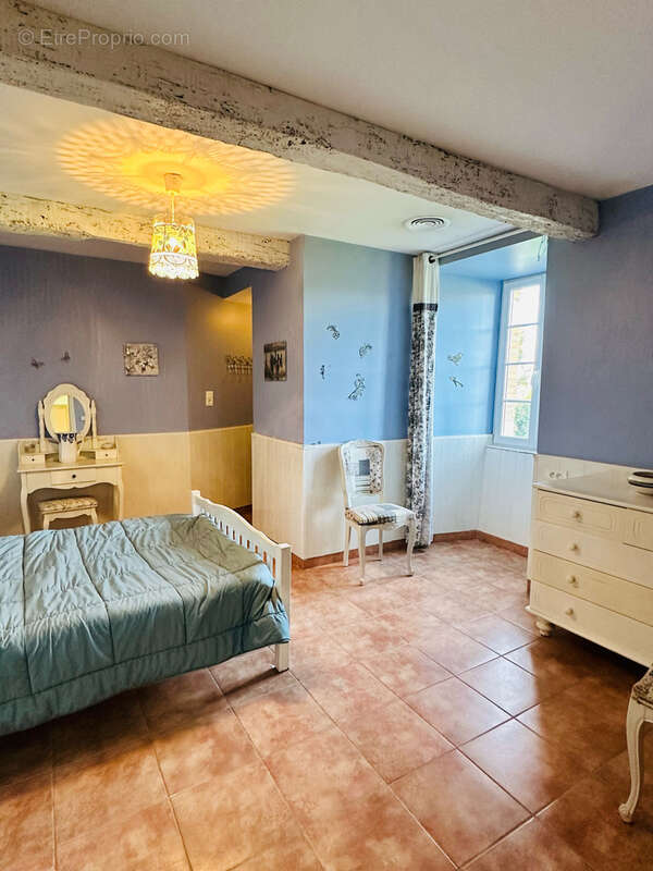 Maison à MONBRUN