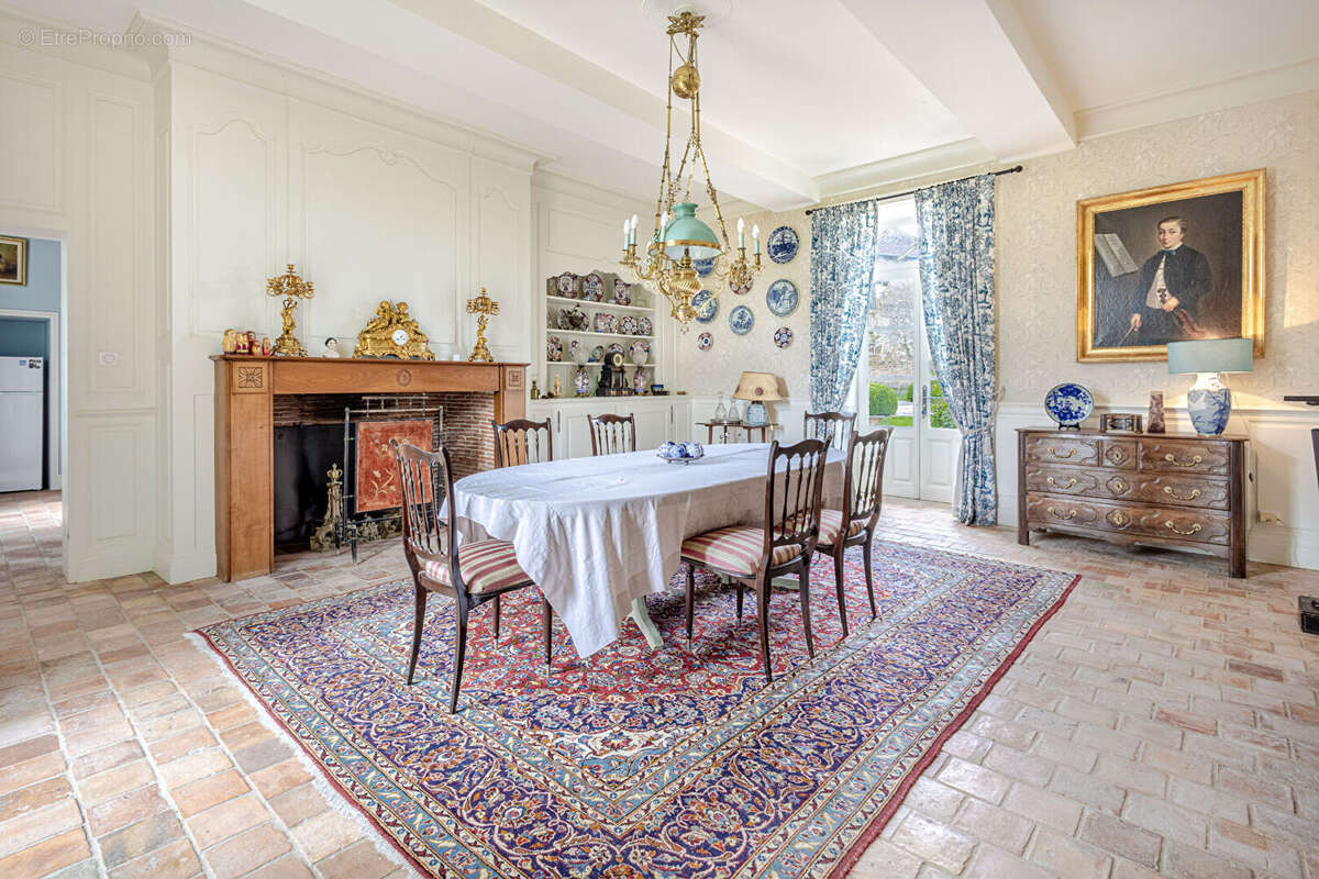 Maison à LA CHAPELLE-MONTBRANDEIX