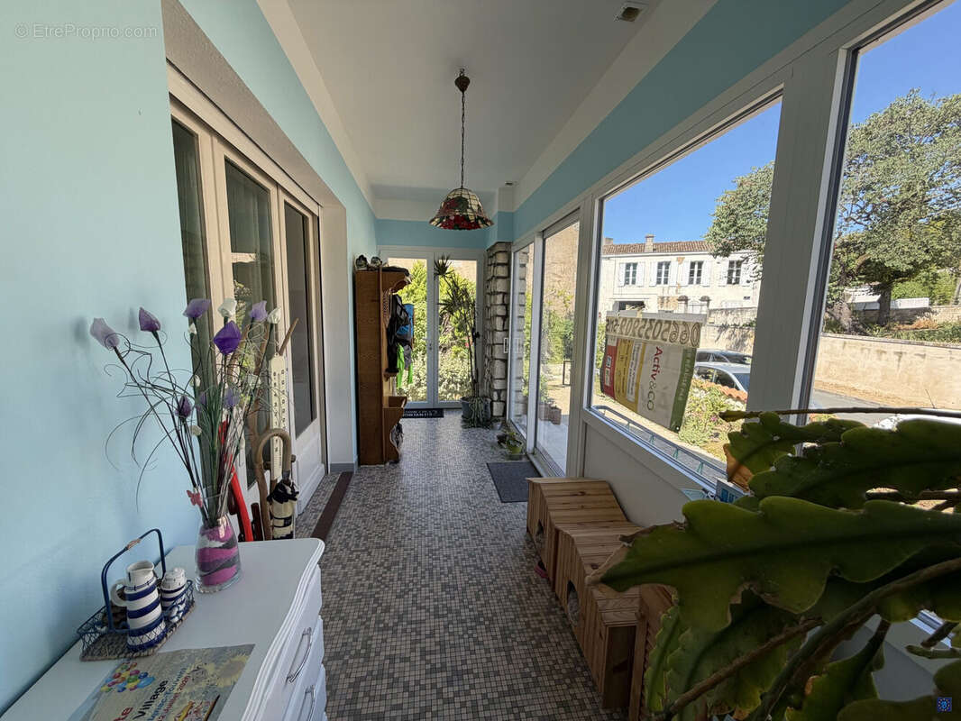 Maison 96 m² à Mortagne-Sur-Gironde  - photo 6