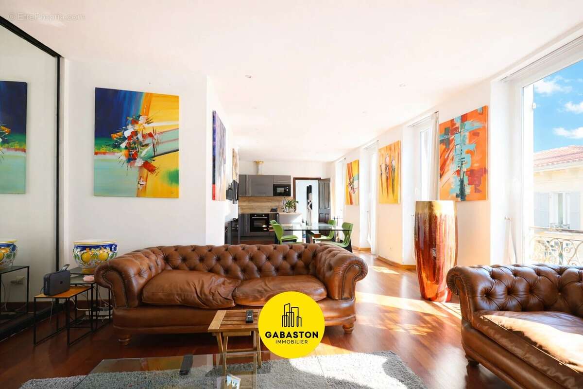 Appartement à MARSEILLE-5E