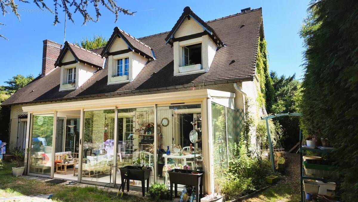 Maison à CLAIREFONTAINE-EN-YVELINES