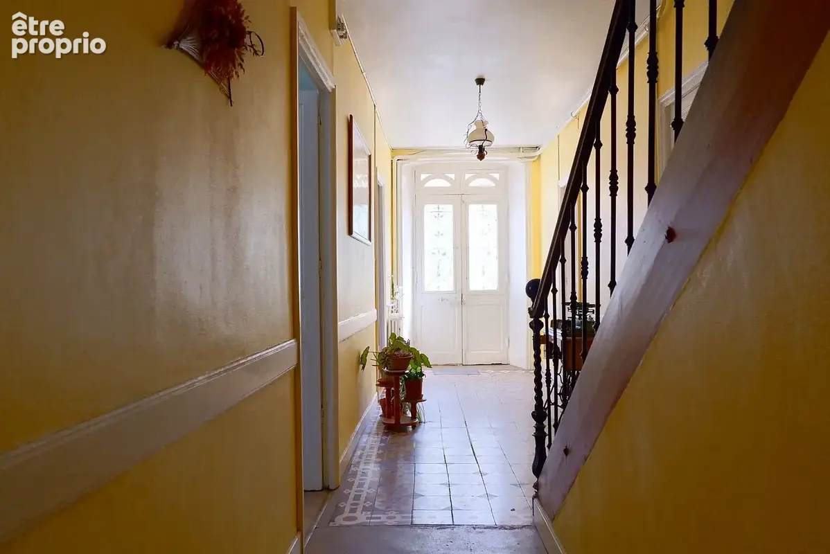 Maison en pierre de 221 m2 avec dépendances et gîte - Le Mazet-Saint-Voy - photo 4