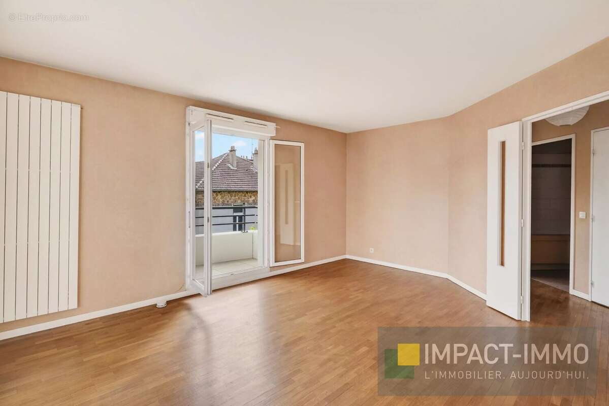 Appartement à COURBEVOIE