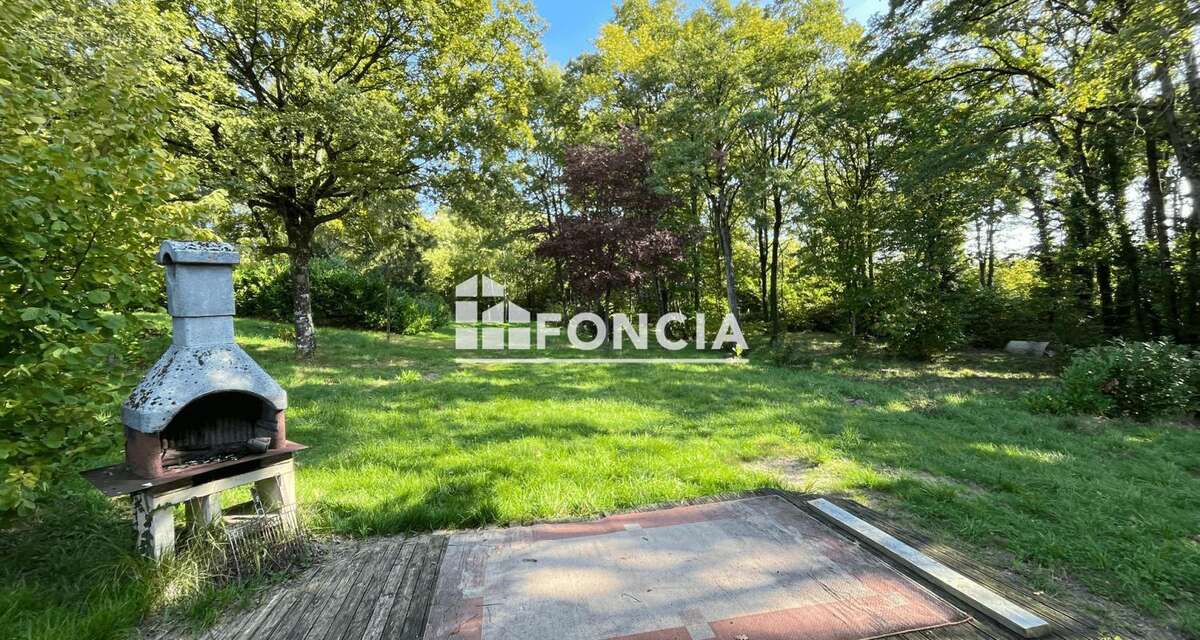 Maison à SAINT-JEAN-DE-LA-MOTTE