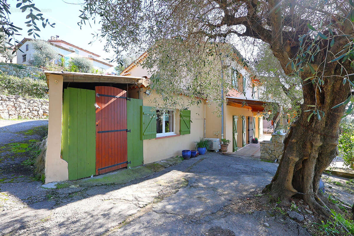 Maison Peymeinade 160 m² avec terrain de 1080 m² - photo 8