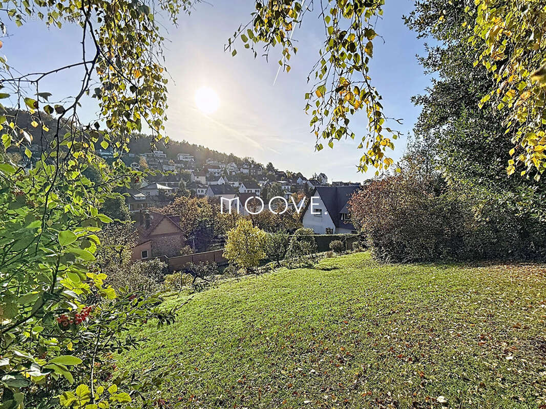 Terrain à MONT-SAINT-AIGNAN