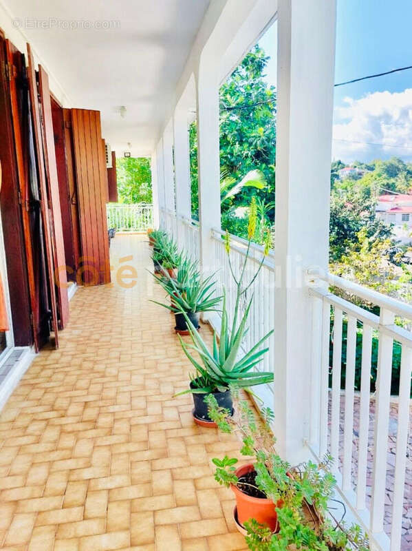 Maison à PETIT-BOURG