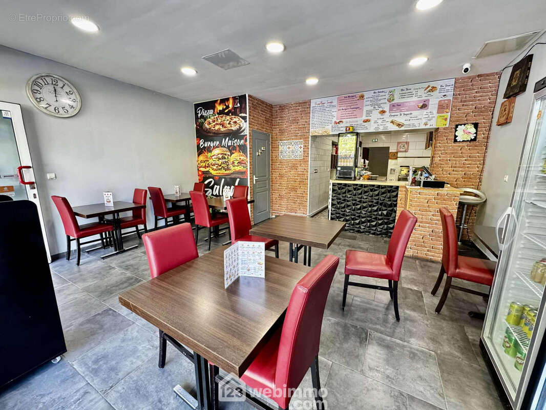 Un espace modulable et chaleureux, idéal pour développer votre capacité d?accueil. - Commerce à SAINT-QUENTIN