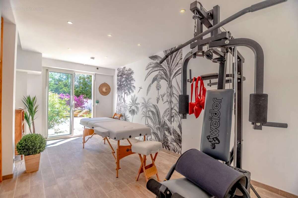 Maison à ROQUEBRUNE-SUR-ARGENS