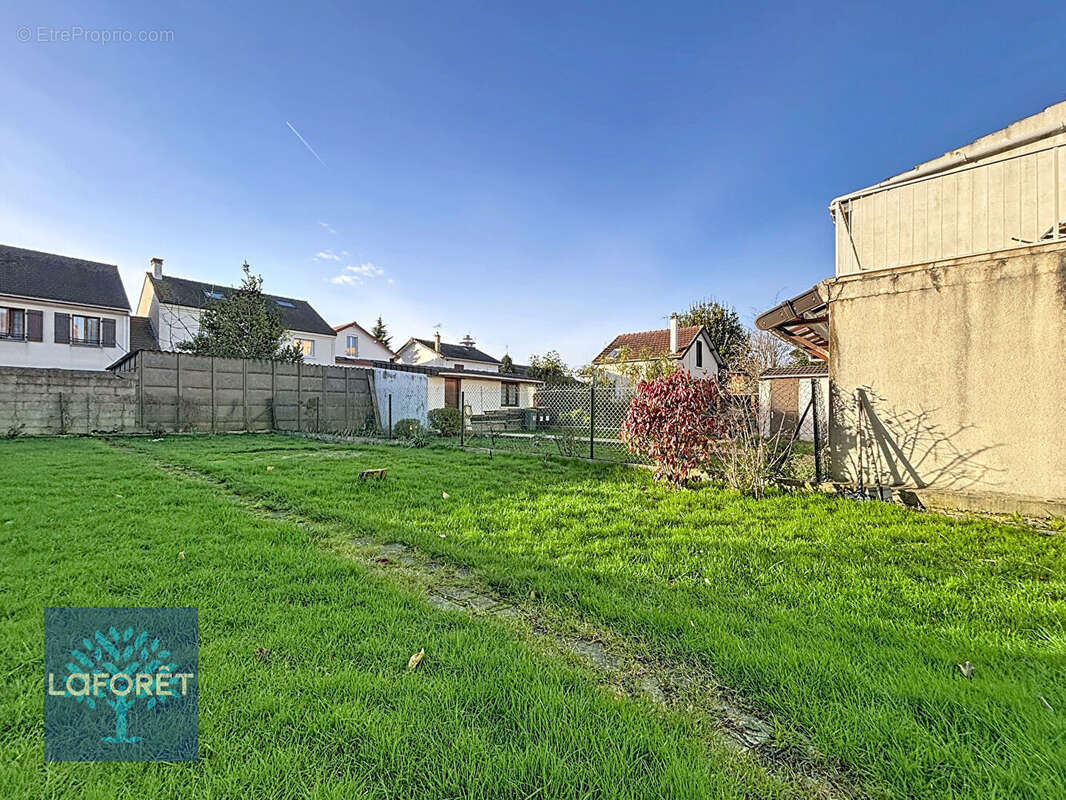 Maison à CHENNEVIERES-SUR-MARNE