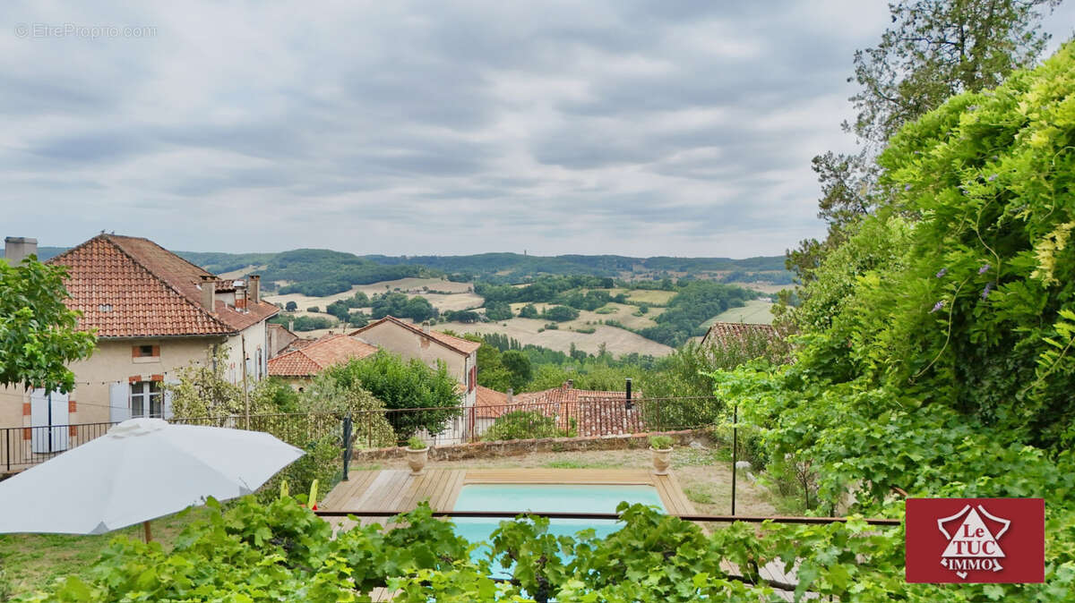 Maison de village tout confort avec piscine et jardin. - photo 4