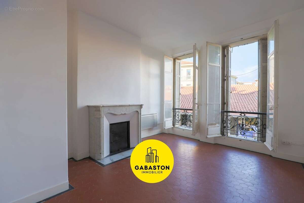 Appartement à MARSEILLE-1E
