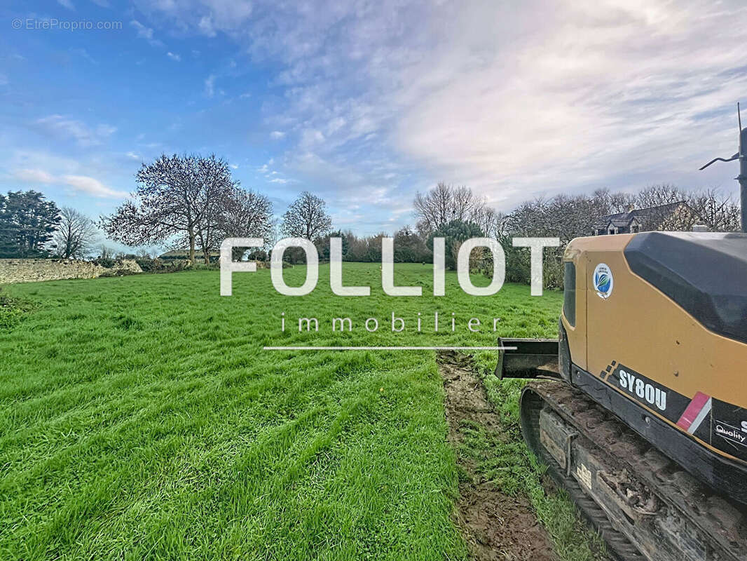 Terrain à SAINTE-HONORINE-DES-PERTES