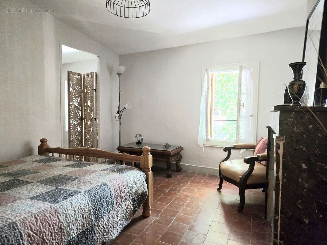 Maison centre village - photo 8