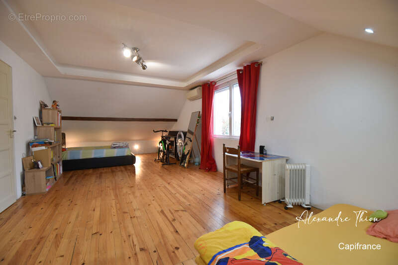 Maison à PONT-DE-CHERUY