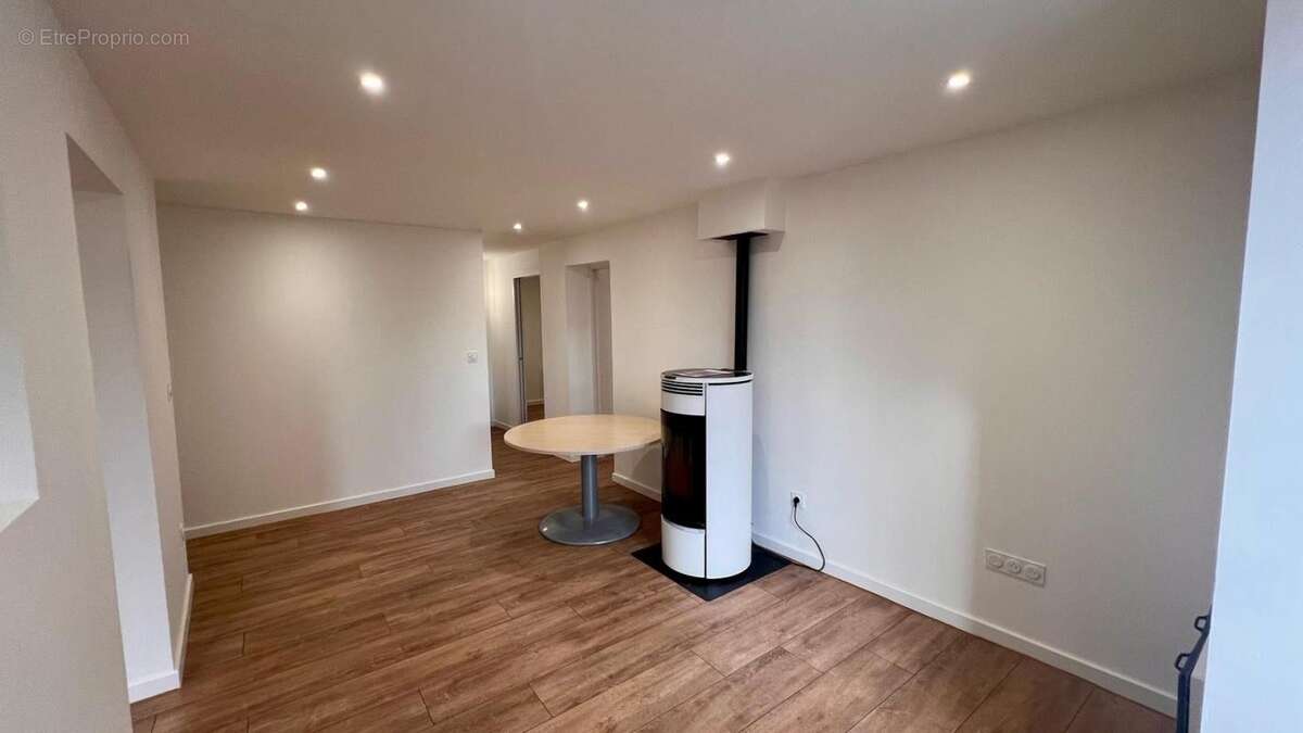 Appartement à ESPINASSES