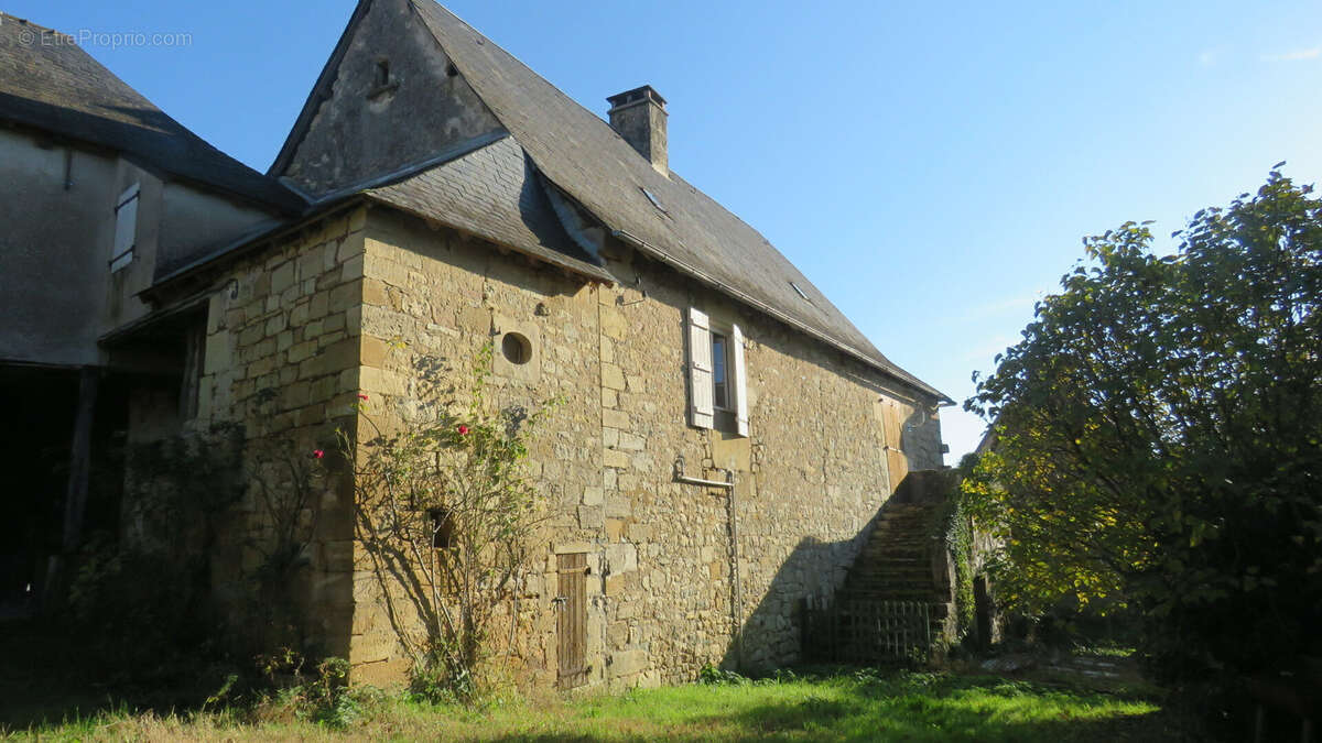Maison à HAUTEFORT