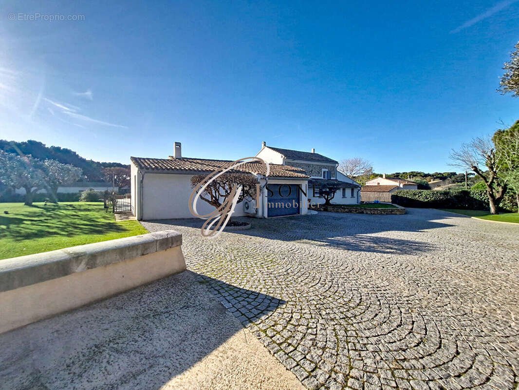 Maison à SIX-FOURS-LES-PLAGES