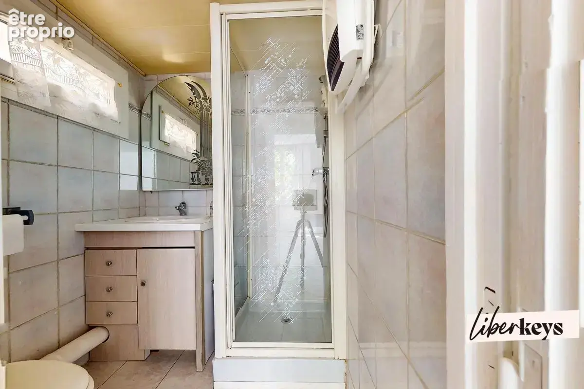  T2 43 m² – Séjour 21 m² – Dressing – Métro Chartreux - photo 14