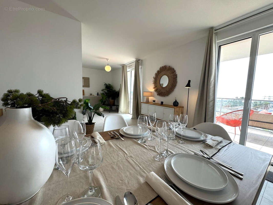 Appartement à SAINT-LAURENT-DU-VAR