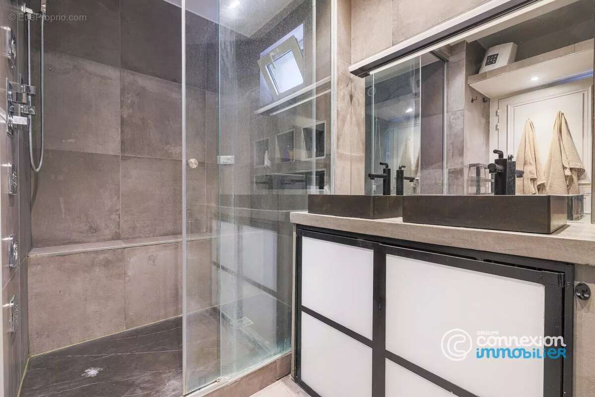 Appartement à PARIS-6E