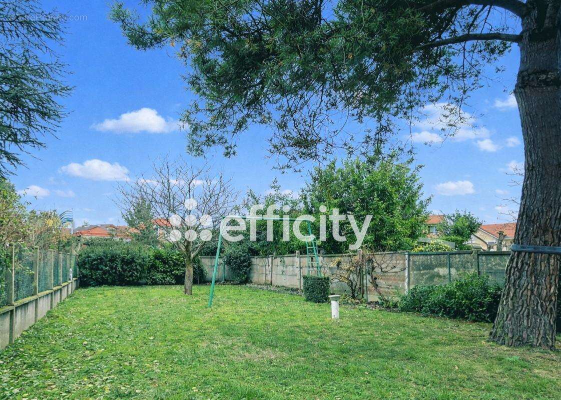 Maison à LES CLAYES-SOUS-BOIS