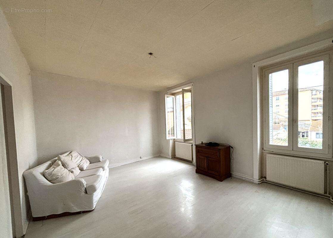 Appartement Montrond Les Bains 3 pièce(s) 80.760 m2 - photo 2