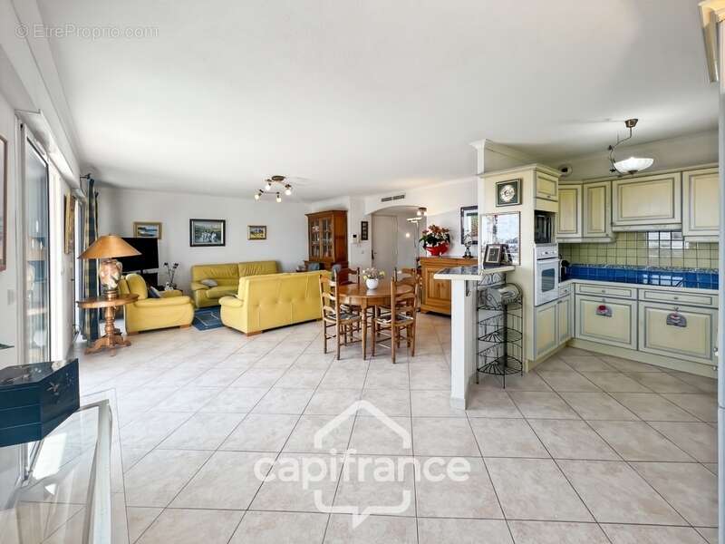 Appartement à HYERES