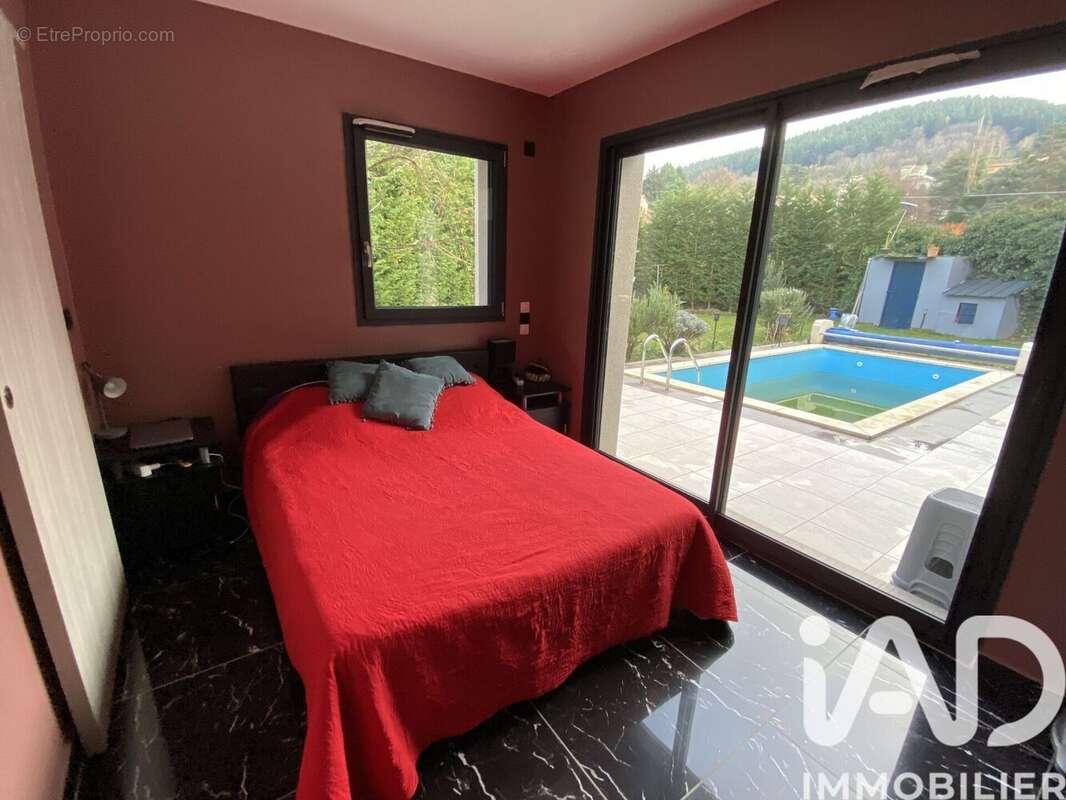 Photo 9 - Maison à SAINT-ETIENNE