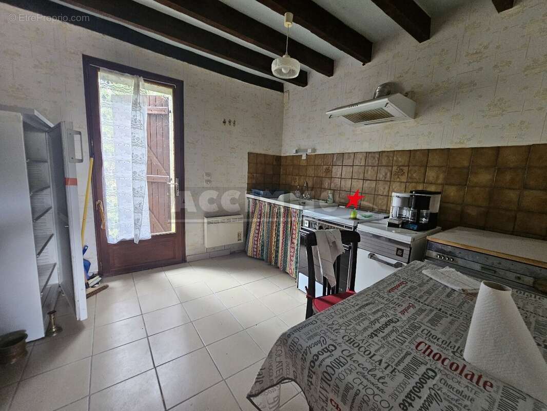 Saint julien du puy - 2 maisons + dependances - photo 7