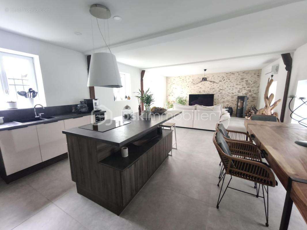 Maison à REBAIS