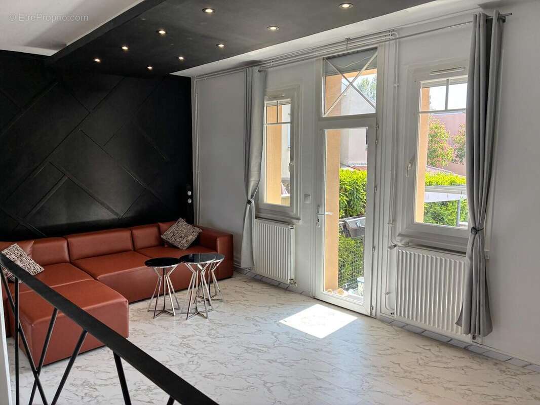 Maison à SAINT-QUENTIN-FALLAVIER