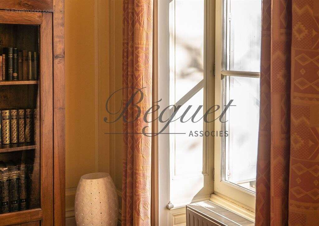 Maison à FAYE-LA-VINEUSE