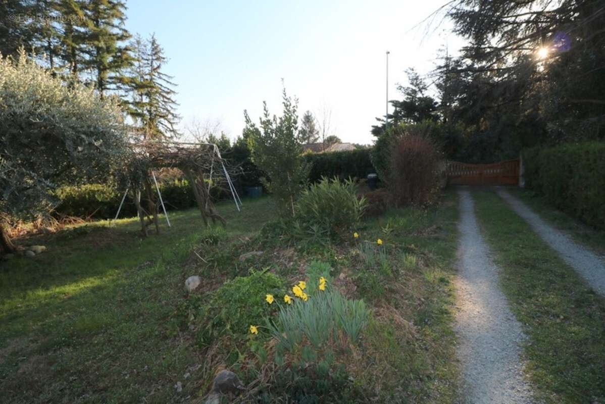 Dpt Drôme (26), à vendre SAINT MARCEL LES VALENCE maison P5 de 122 m² - Terrain de 2 883,00 m² - photo 3