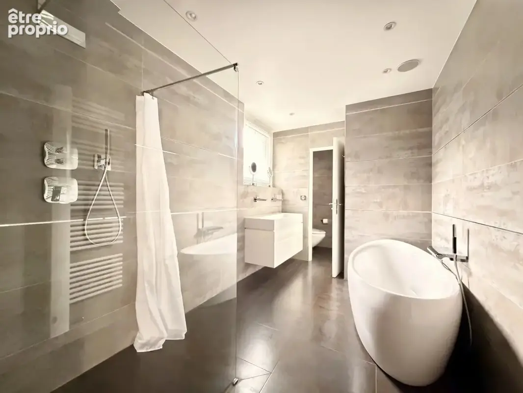 Paris 16 . Foch - Pergolèse, belle rénovation,  plein Sud            150 m2 / 3 chambres - 4ème étage - photo 17