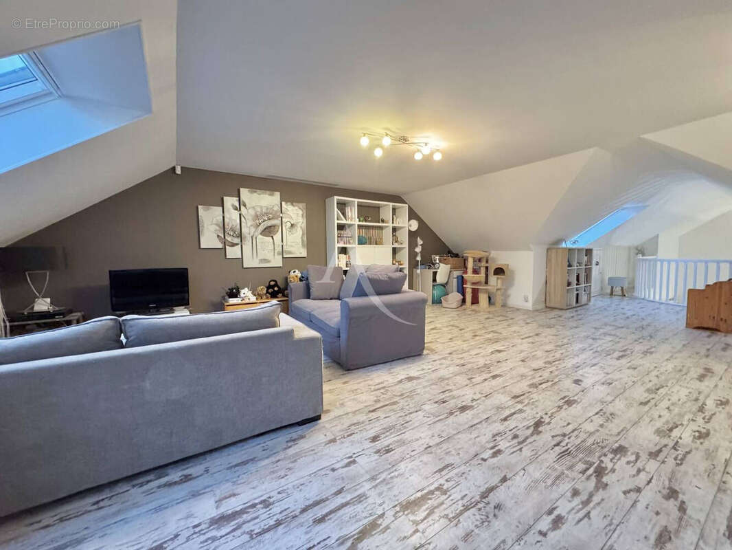 Maison à OZOIR-LA-FERRIERE