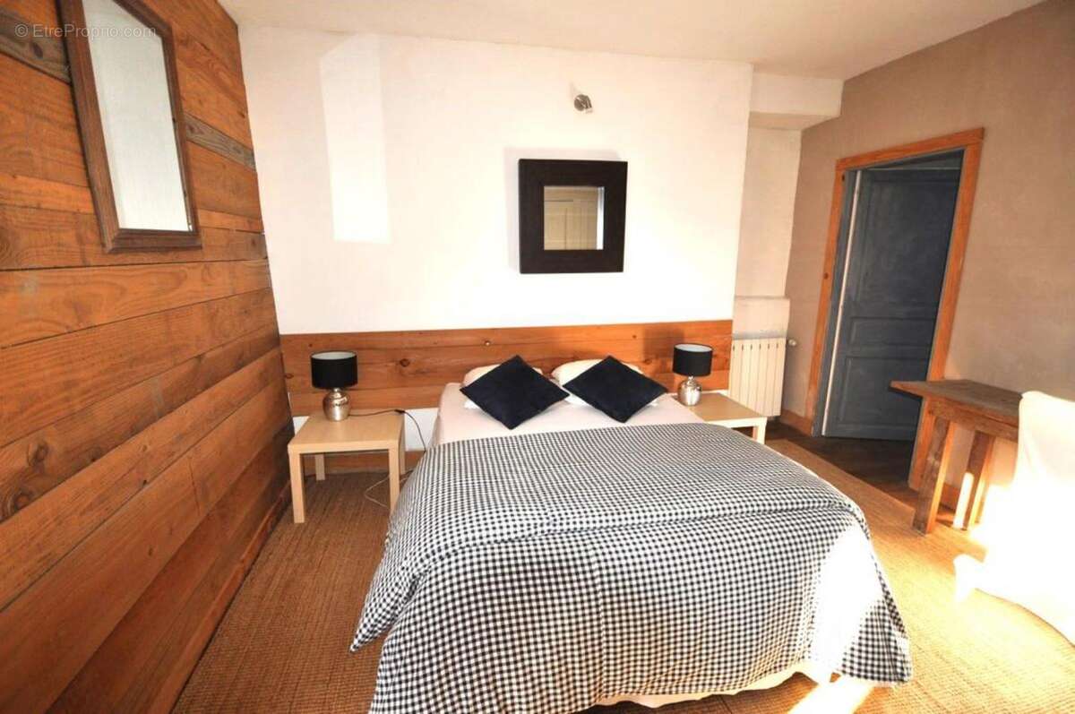 Maison à SAINT-SERNIN-SUR-RANCE