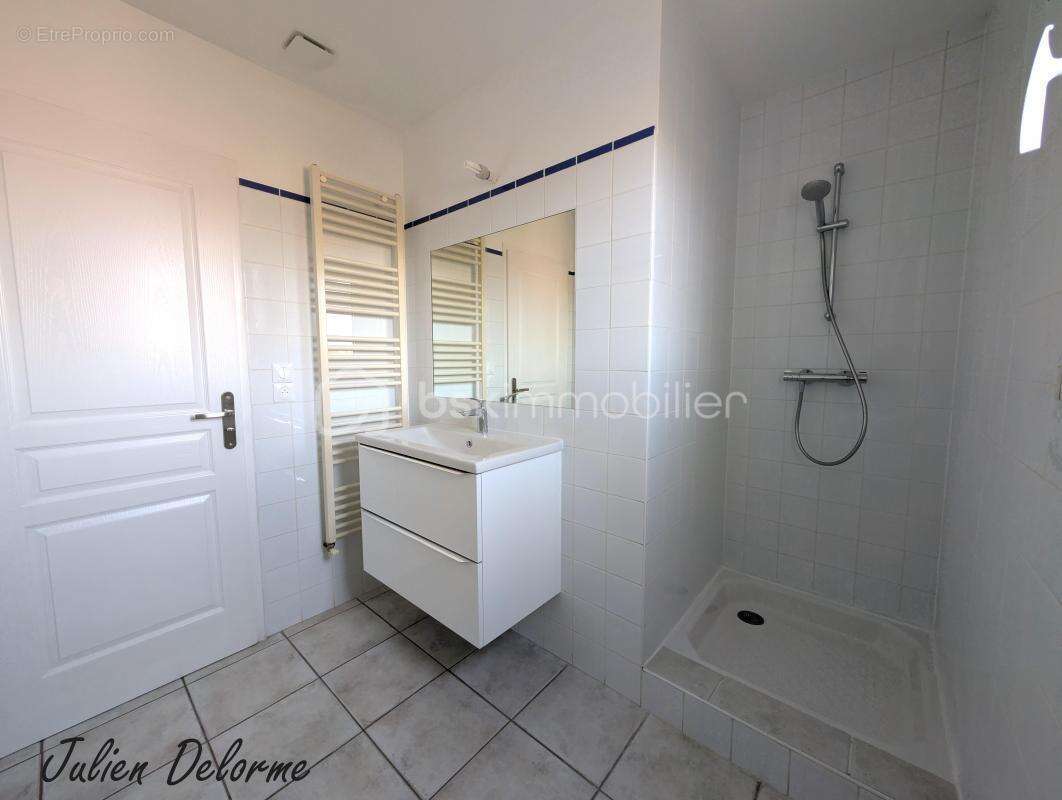 Maison à MONTELIMAR