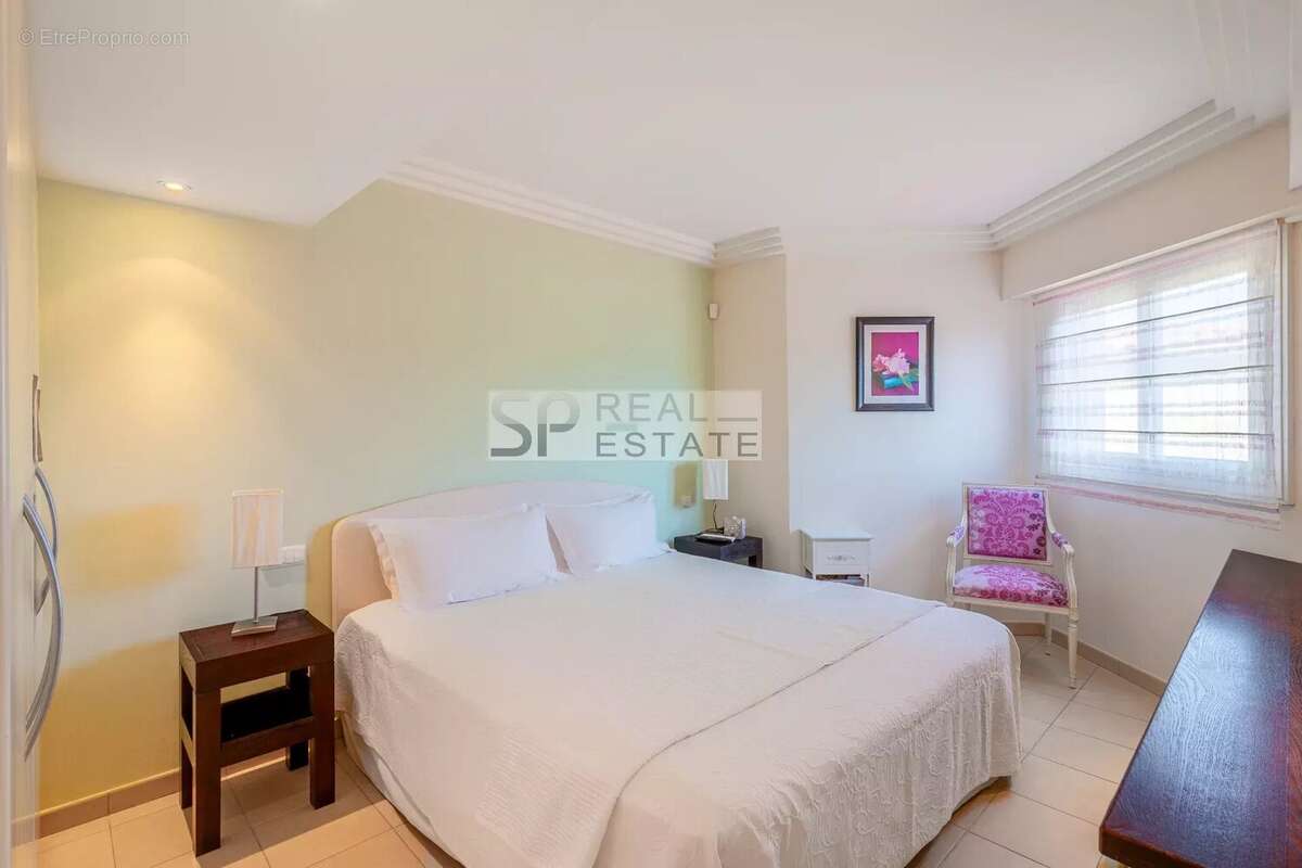 Appartement à MANDELIEU-LA-NAPOULE