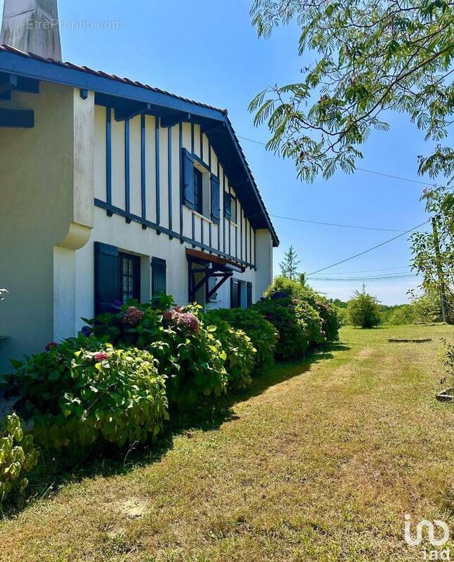 Photo 1 - Maison à URCUIT