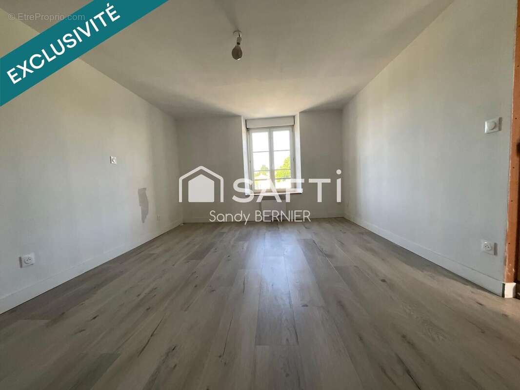 Maison 59 m² à Cloue  - photo 6