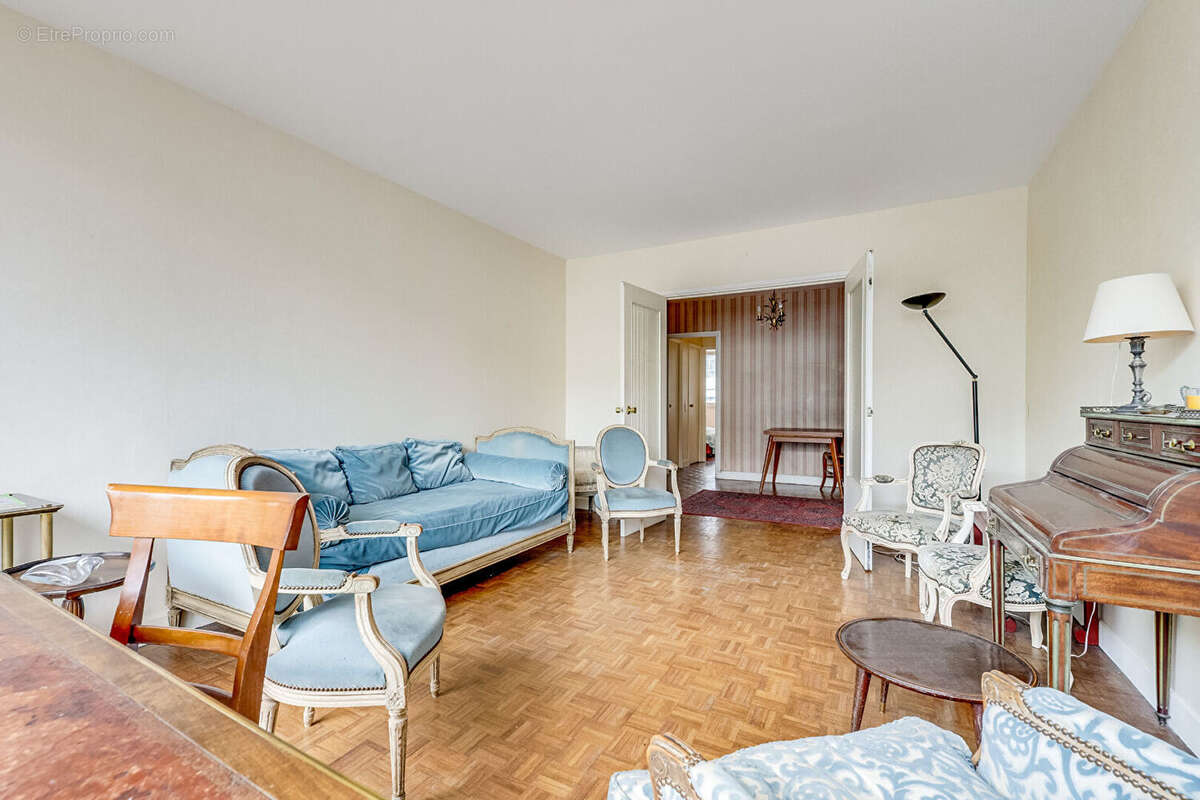 Appartement à PARIS-14E