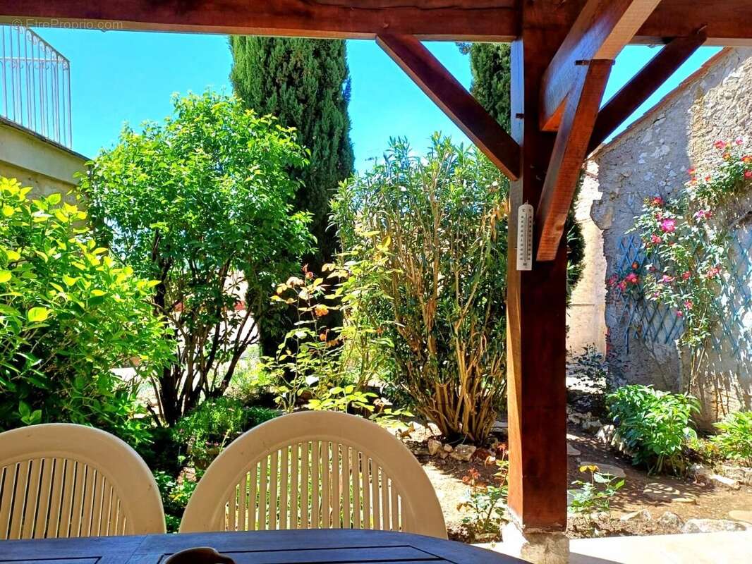 Appartement à RAZAC-DE-SAUSSIGNAC