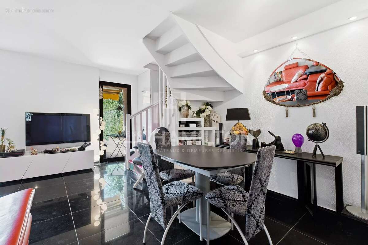 Appartement à VALBONNE